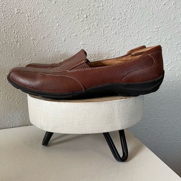 Natural Sile Brown Leather Slip On Loafers Size 8.5 EUC - Picture 1 of 7